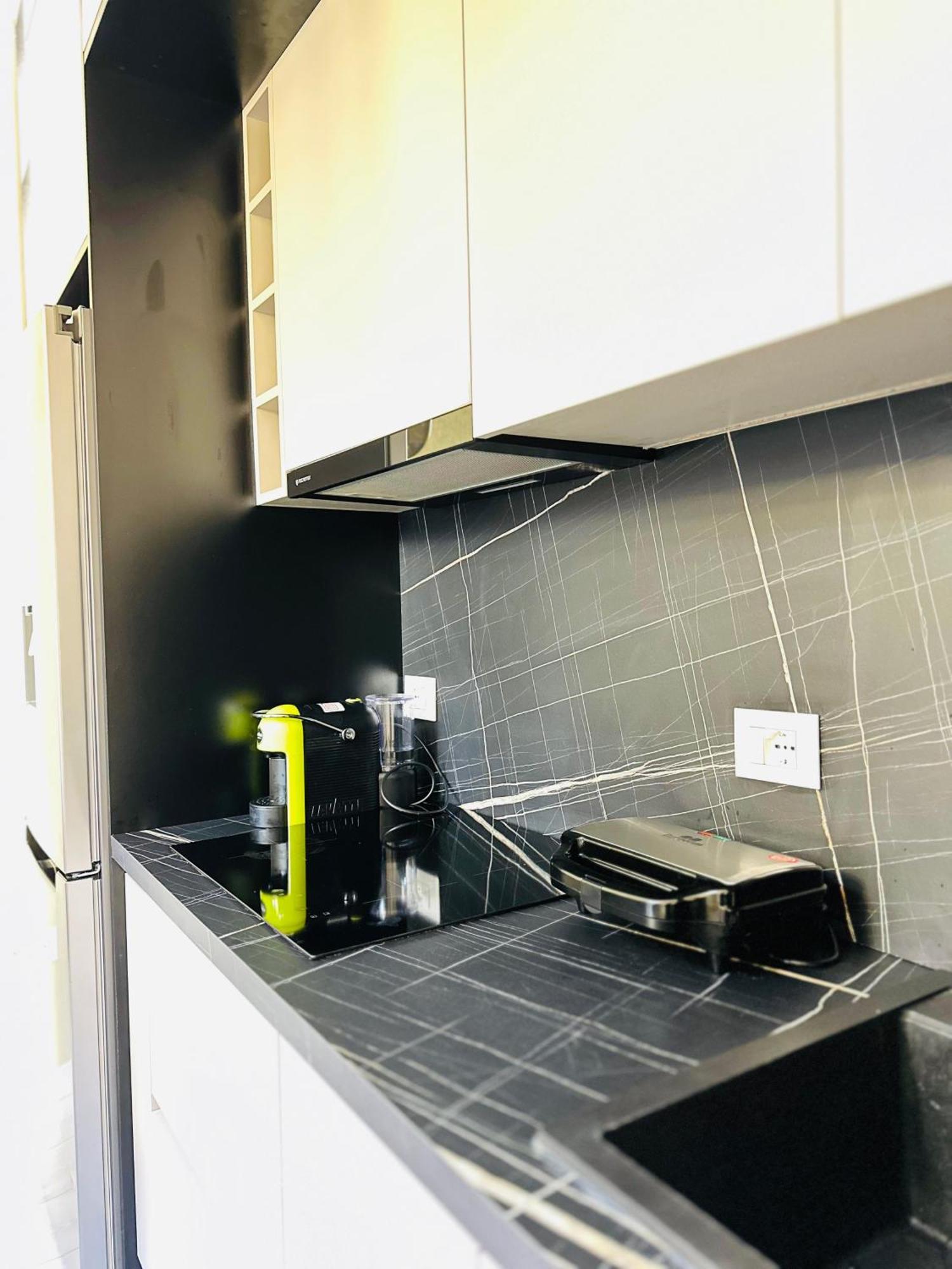Apartment Luxurious - Self Check-in Tirana